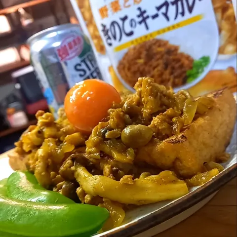 「ダイズラボ きのこのキーマカレー」を使ってみたSnapdishの料理・レシピ写真:大豆肉ｷｰﾏｶﾚｰｵﾝｻﾞ厚揚げｽﾃｰｷ