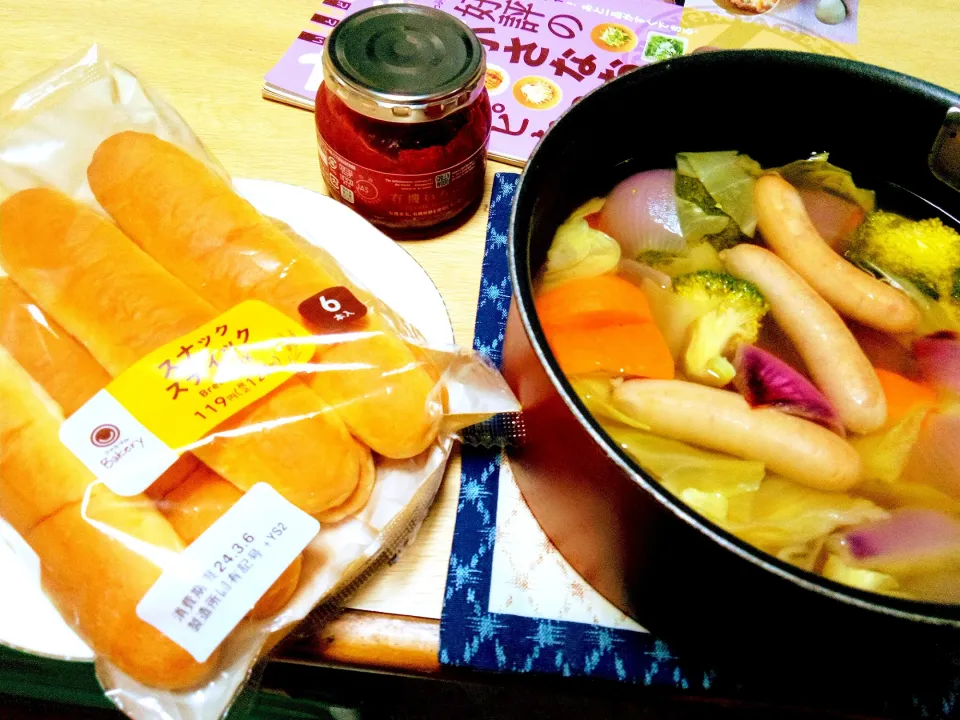 Snapdishの料理写真:明日の朝食☕🍞🌄。
鎌倉ウィンナーの野菜スープに有機いちごジャム。|りささん