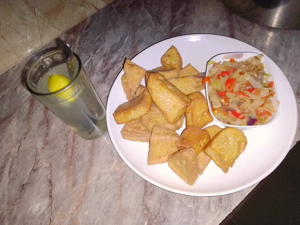 Fried Tofu and Cabbage 🥬 with lemon 🍋 Juice.|NENNE'S KITCHENさん