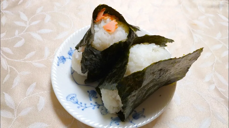 2/29の夜勤弁当
塩鮭のおにぎり🍙|卯月さん