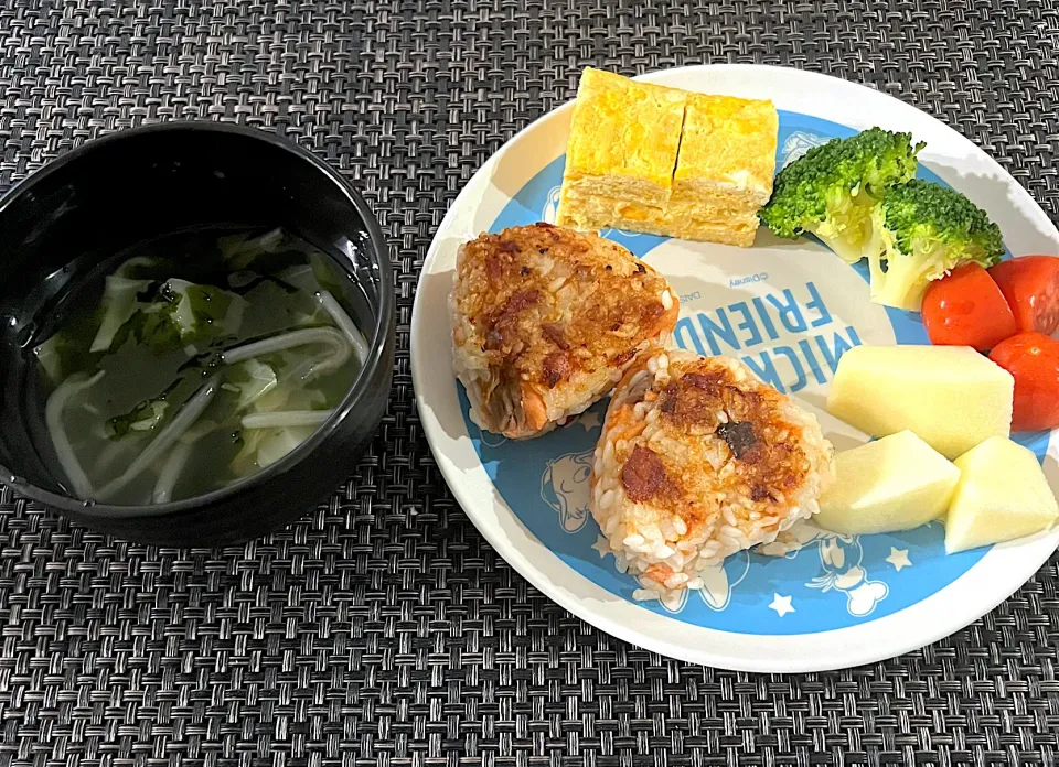 【本日の朝食】鮭味噌焼きおにぎり|まひるさん