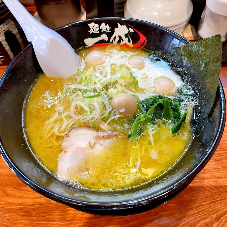 釜炊き豚骨醤油ラーメン うずら5個トッピング|T. Wonderさん