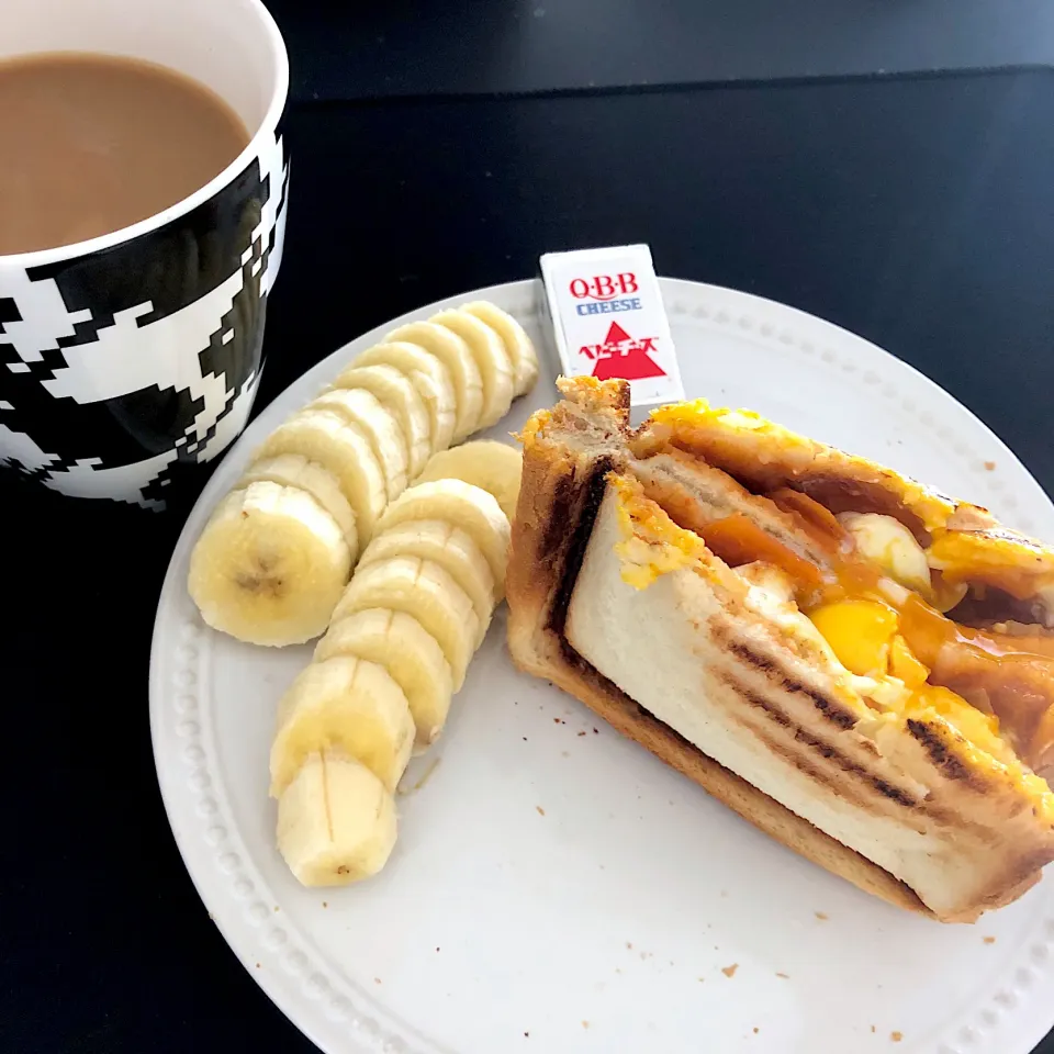 11:54 カレーと半熟卵のホットサンド|へれ子さん