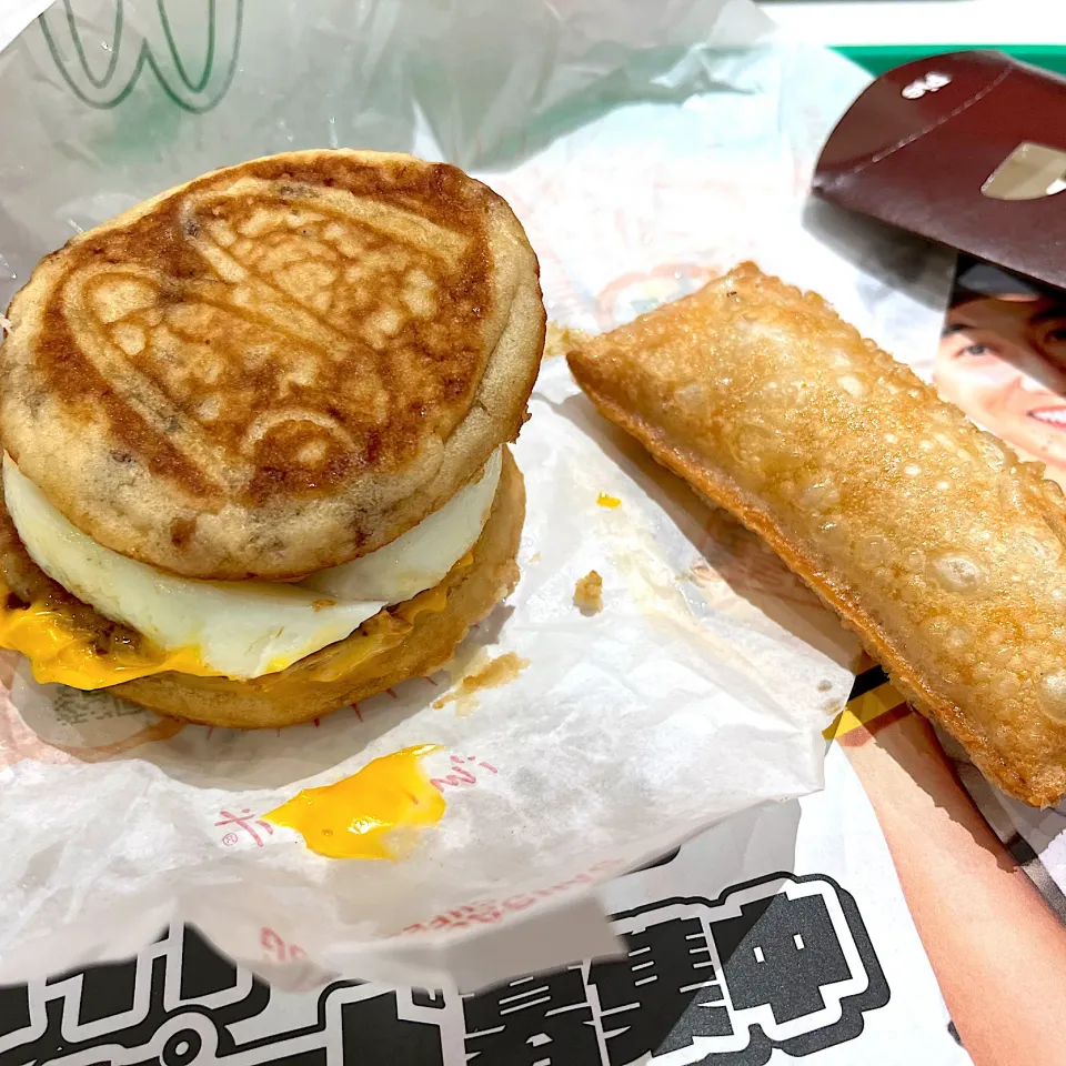 McGriddles sausage and egg|skyblueさん