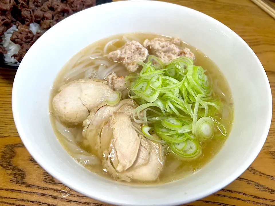 鶏肉団子鶏チャーシューのフォー|さくたろうさん