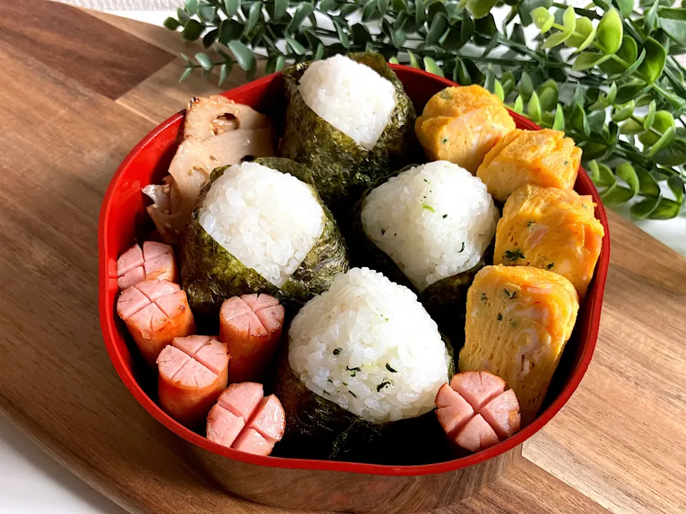 Snapdishの料理写真:＊お雛様風おにぎりのお弁当🍱🎎＊|＊抹茶＊さん