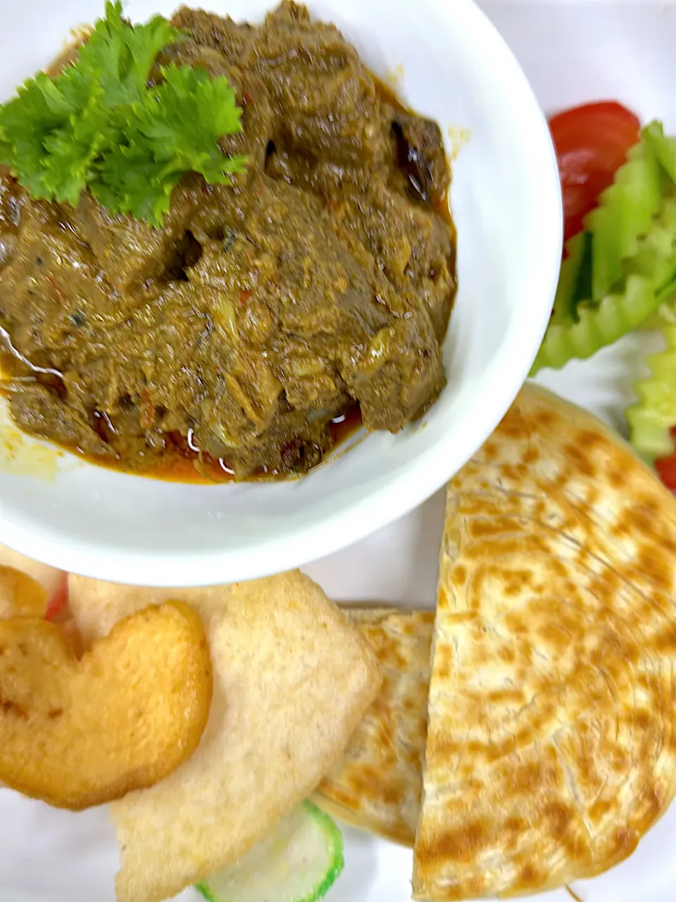 Snapdishの料理写真:Beef rendang|Henny Robertsonさん