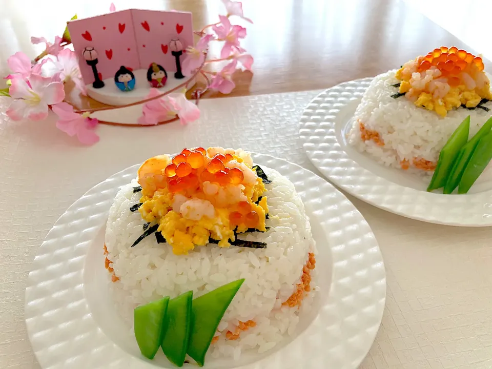 Snapdishの料理写真:ちらし寿司のケーキ🌸|花🍀さん