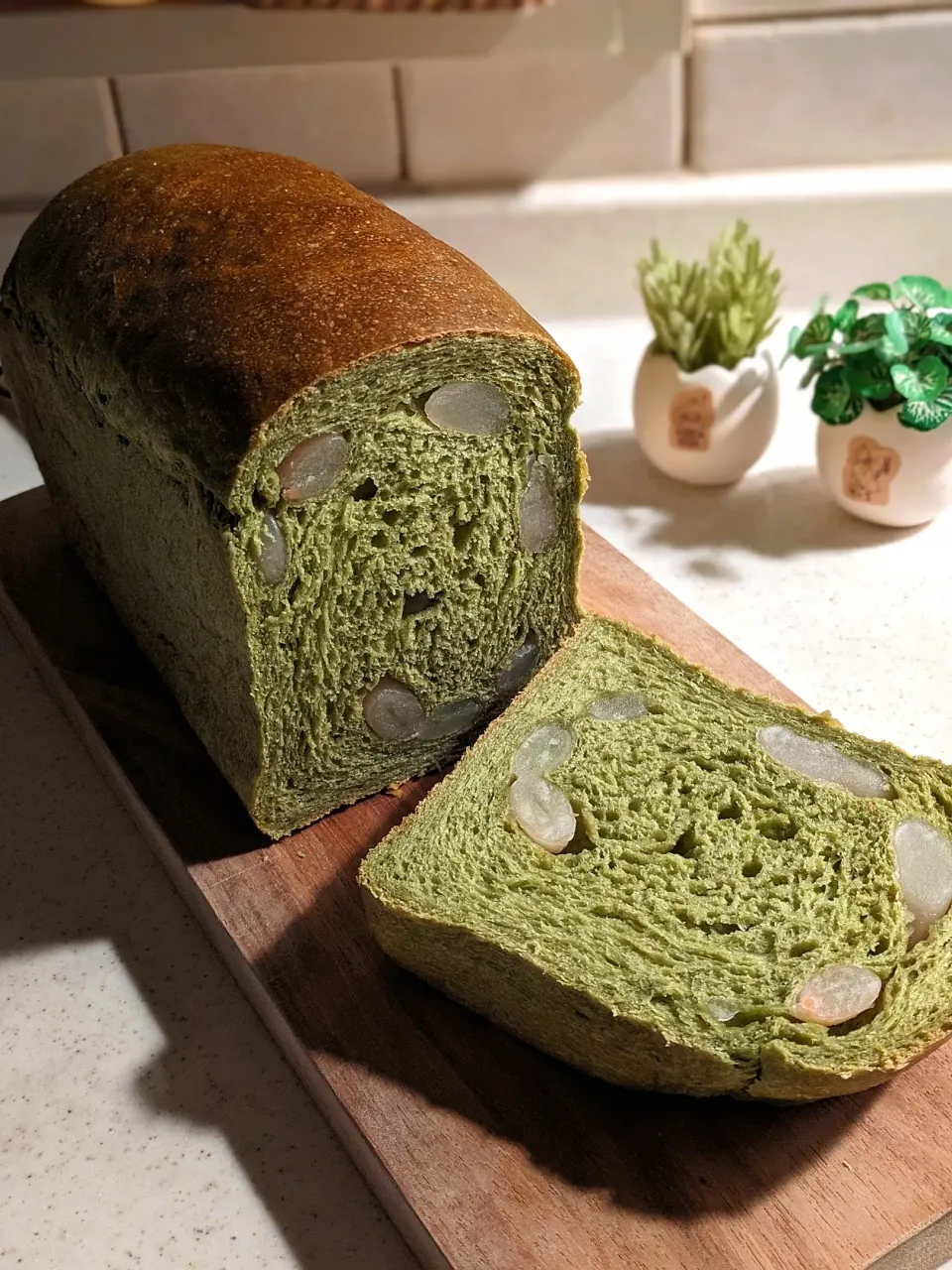 白花豆入り抹茶食パン❗|かずにゃさん