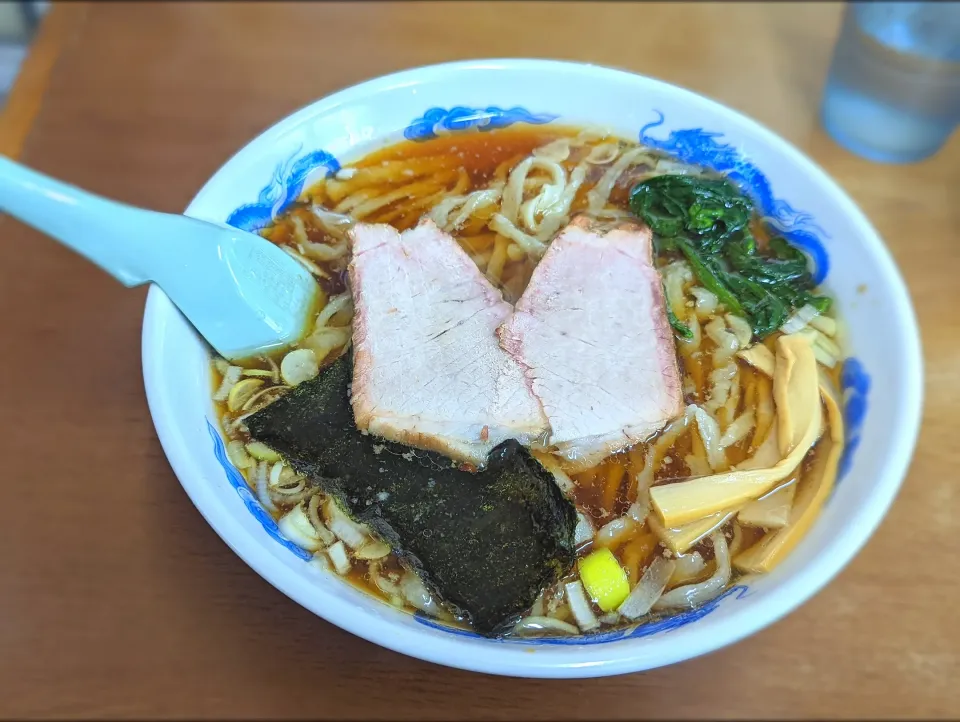 手打ラーメン|滑舌の悪いエミネムさん