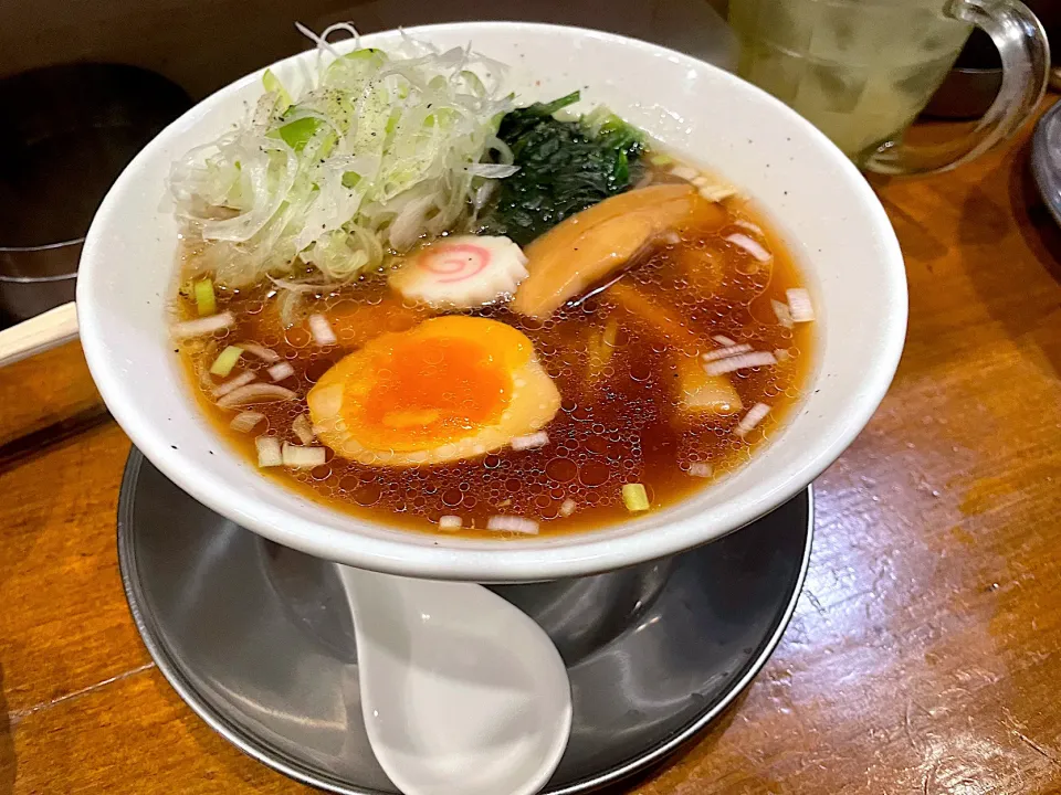 醤油ラーメン（白ネギトッピング）|とみさんさん