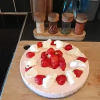 Homemade Strawberry Cheesecake.|Ed Powerさん