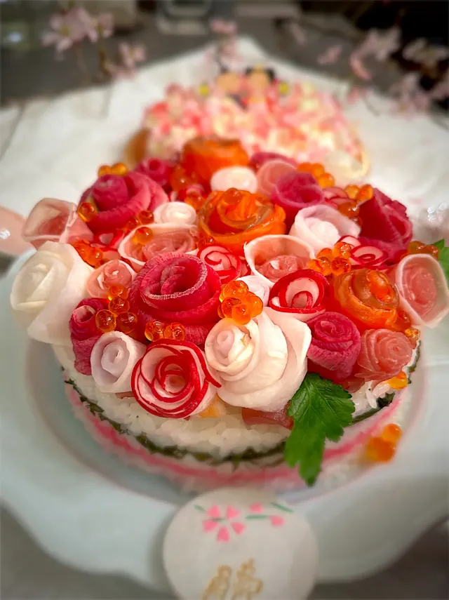 Snapdishの料理・レシピ写真:お花寿司ケーキ🌸｜わが家のおひなまつりごはん特集！