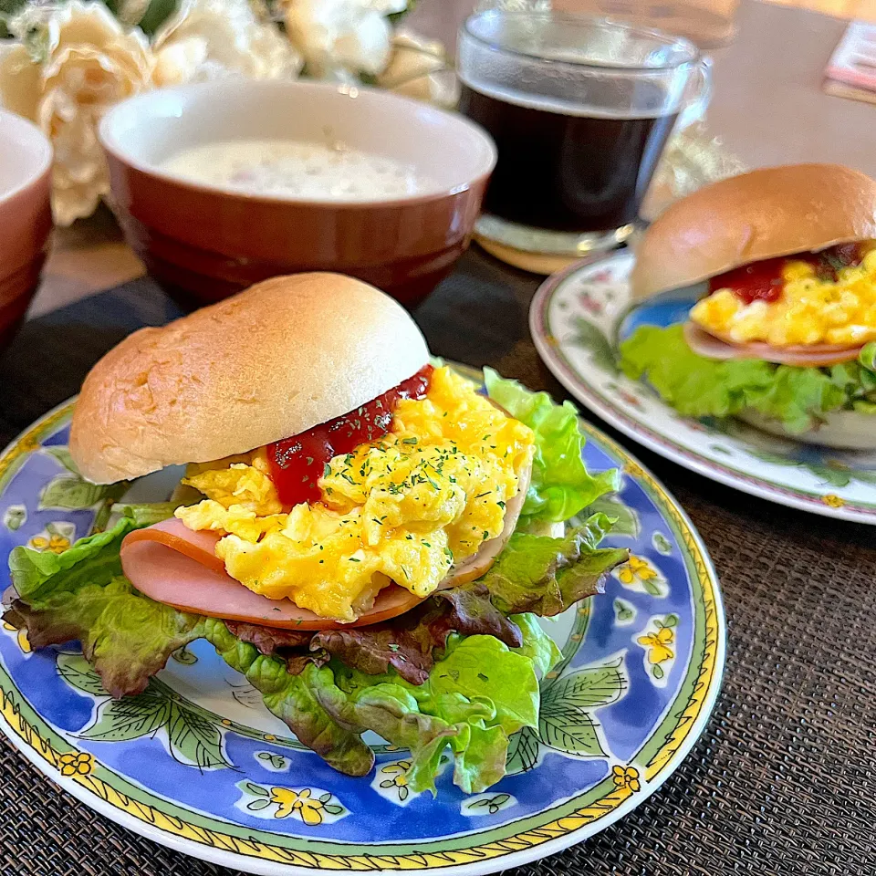 手作りベーグルでベーグルサンド🥯の朝ごはん|reiさん