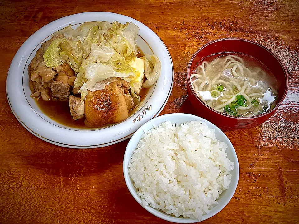 Snapdishの料理写真:てびち定食|🌻ako ·͜·♡peco🌻さん