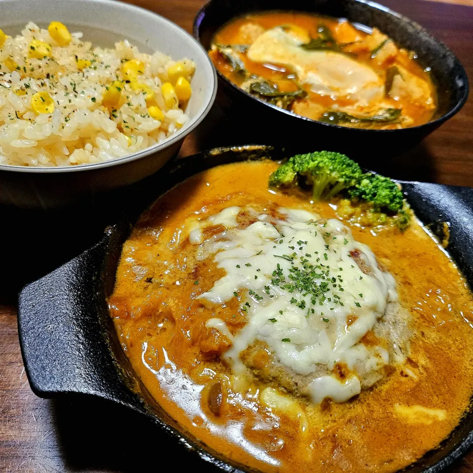 Snapdishの料理写真:バターカレー煮込みハンバーグ|にきじろうさん