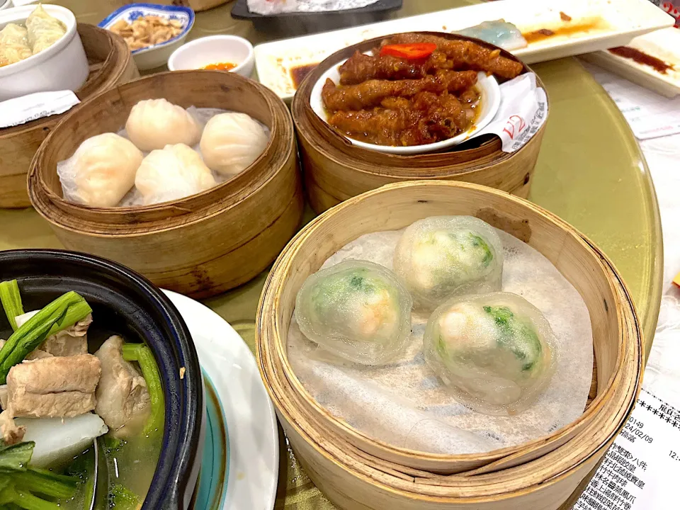 Snapdishの料理写真:Assorted dim sum|skyblueさん