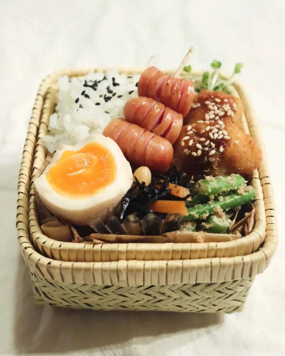 Snapdishの料理写真:チキンカツ弁当。|chocohimeさん