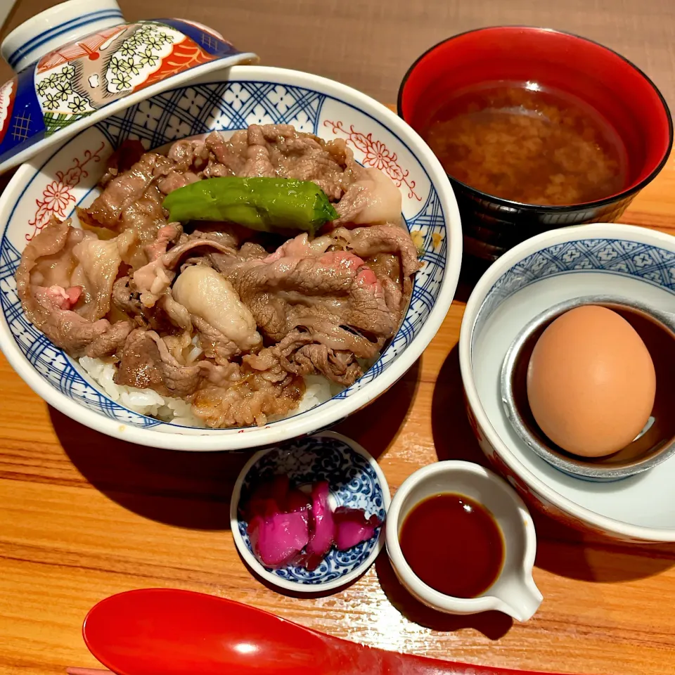 Snapdishの料理写真:牛丼定食|T. Wonderさん