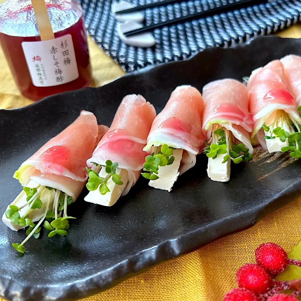 【食卓を紡ぐおたより便】蕪とクリームチーズの生ハム巻き 梅酢添え|まなまな♡さん