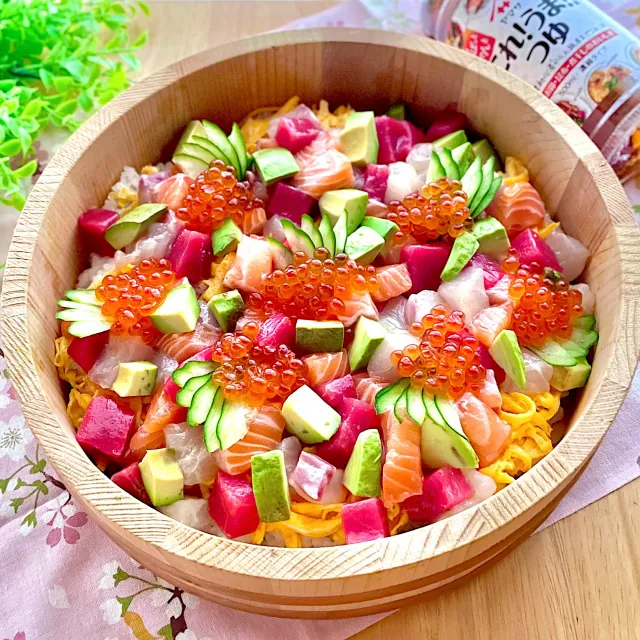 Snapdishの料理・レシピ写真:これうま!わさび漬けの海鮮ちらし寿司(∩ˊᵕˋ∩) .ﾟ♡｜お祝いにこの一皿を♪お祝いメニューで乾杯！
