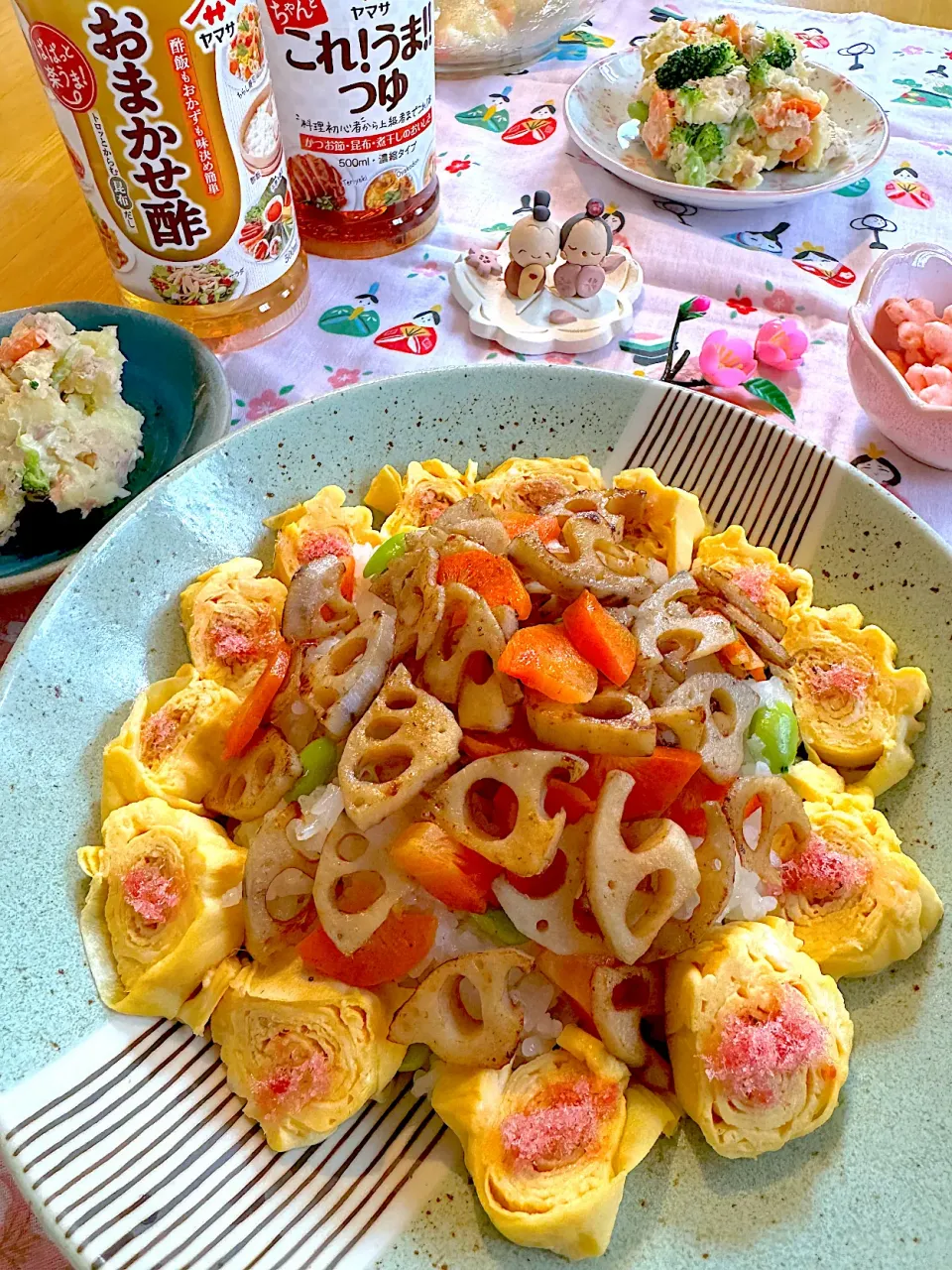 焼きレンコンとだし巻き卵の花ちらし寿司🌸🌼|さらっと🍀さん