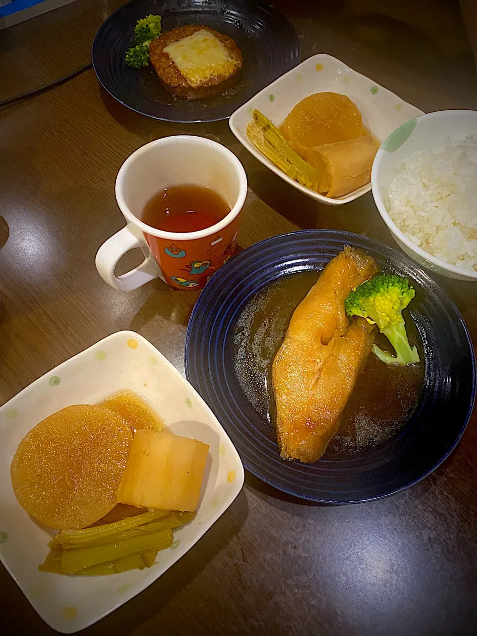 カレイの煮付け　チーズハンバーグ　大根と長芋の煮物　アールグレイティー|ch＊K*∀o(^^*)♪さん