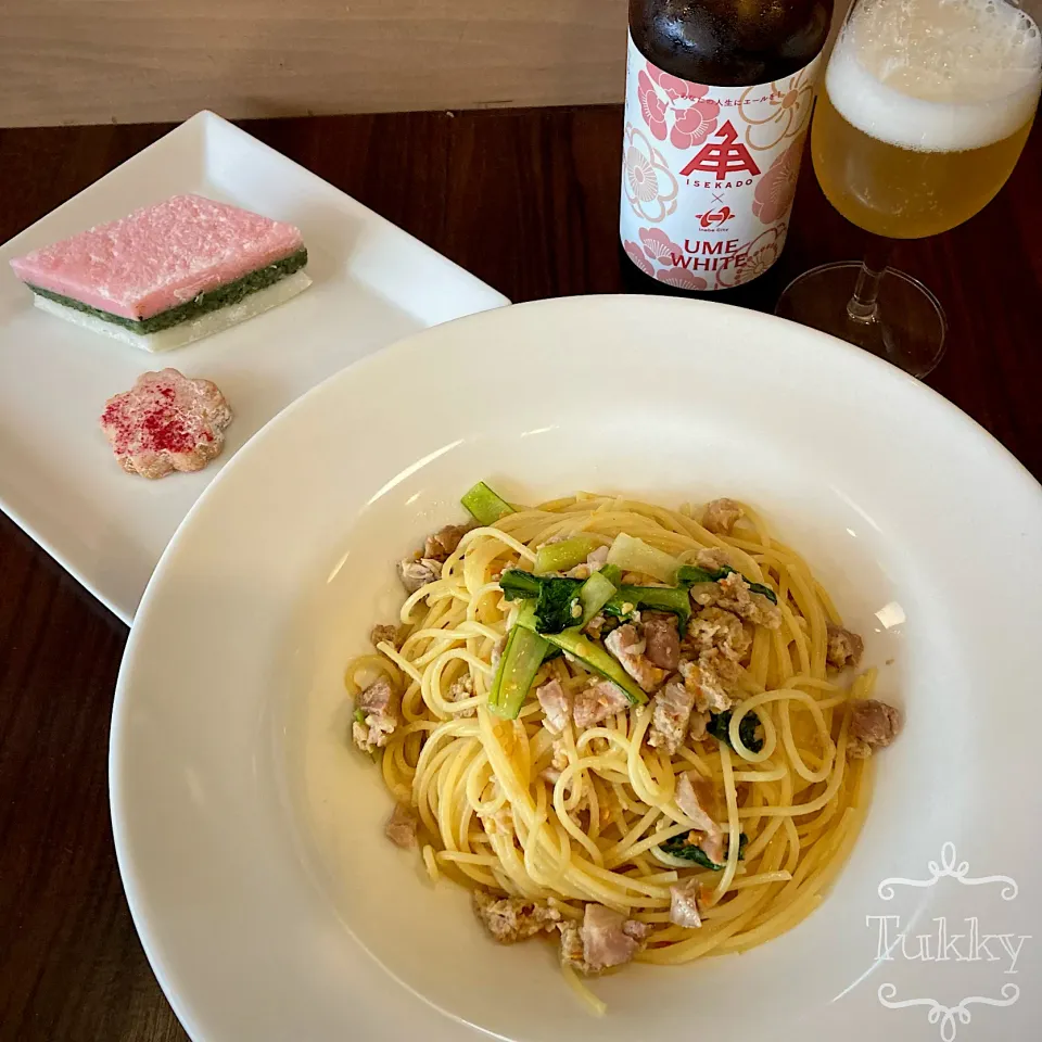 Snapdishの料理写真:＊ひし餅と鶏もも肉と小松菜のパスタ＊梅を漬け込んだビール|tukkyさん