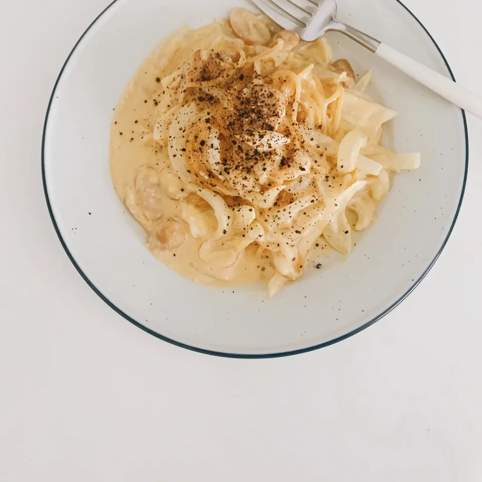 新玉ちゃんで酒粕和るぼなぁら🍝🧅🤍|leeさん