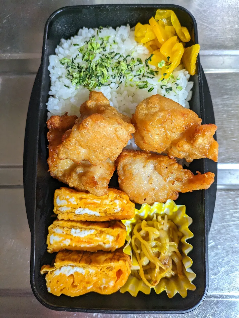 旦那弁当　2024/3/7

からあげ
玉子焼き
焼きそば|ユキヨメ♪さん