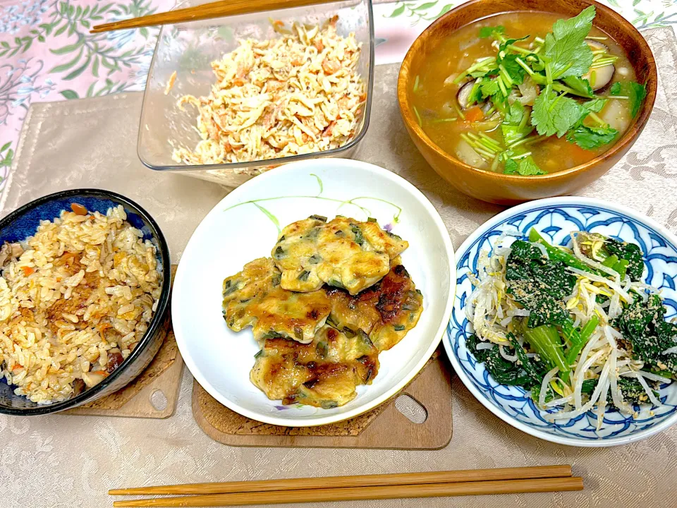 Snapdishの料理写真:鶏胸肉とニラ焼きと切り干し大根ツナサラダ|yasukoさん