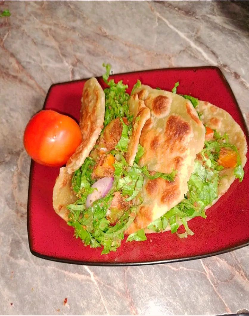 Simple Homemade Flat Bread with Lettuce|NENNE'S KITCHENさん