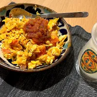 Snapdishの料理写真:余ったチップスでメキシカンスクランブルエッグ。|JSFさん