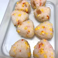 Snapdishの料理写真:ちらし寿司のおにぎり🍙|かずさん