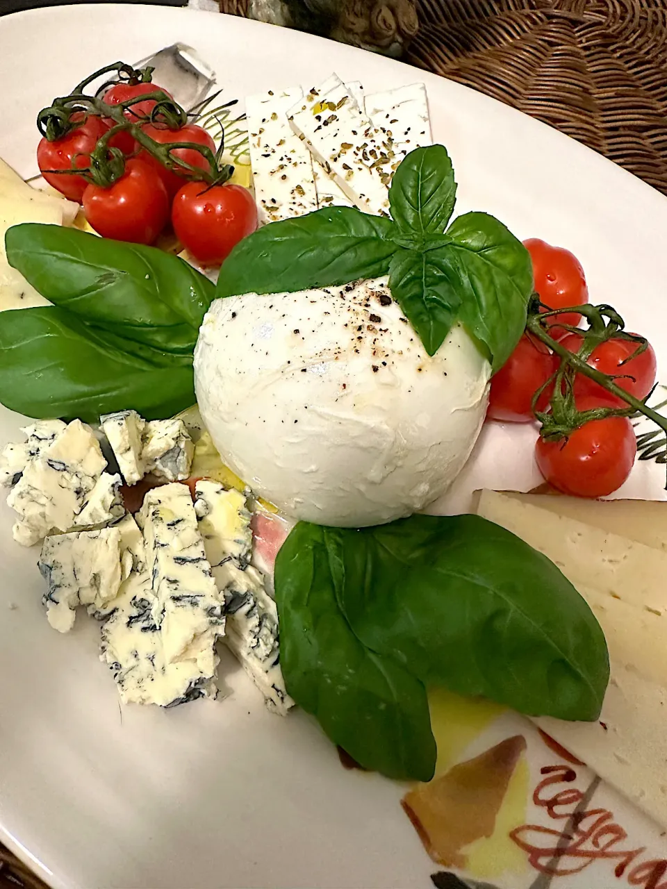 Snapdishの料理写真:Assorted Italian cheese|Meyerさん