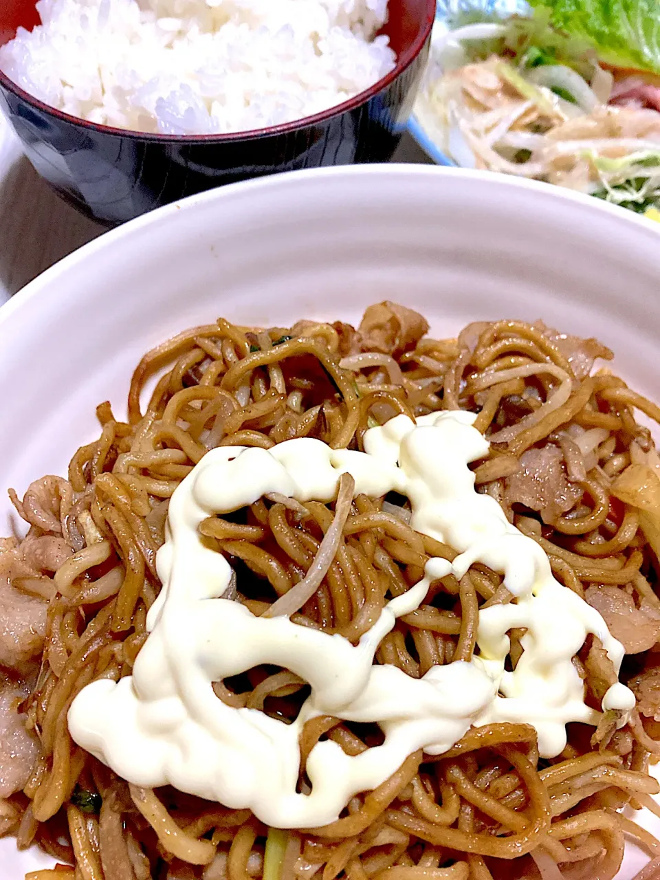 残り物野菜で焼きそば+自家製マヨネーズ、ローストビーフサラダ、ご飯|Ayaさん