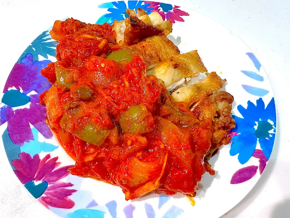 チキンステーキと野菜トマト煮込みソース|ゆみさん