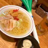 Snapdishの料理写真:塩ラーメン&水餃子💕✨|Hideomi  Nonakaさん