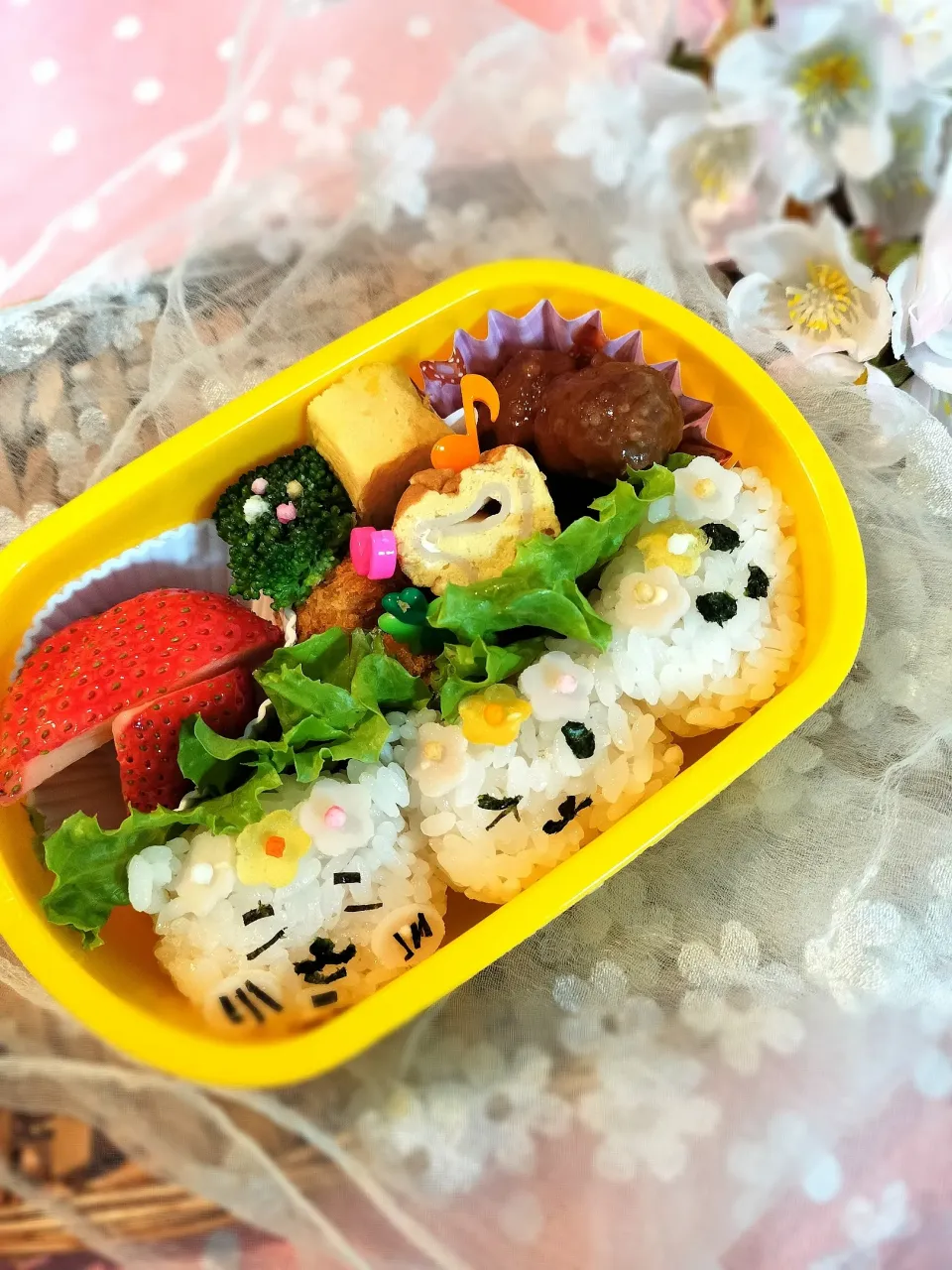 Snapdishの料理写真:最後の幼稚園お弁当　あれ？ちいかわは？|4mamaさん