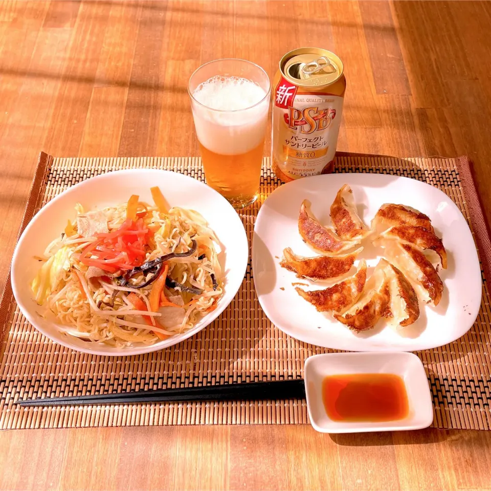 焼きラーメン、餃子、ビール|Ruotoさん