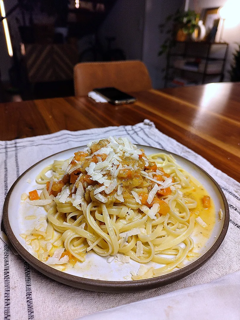 Snapdishの料理写真:Noodles with eggplant, tomato, cream sauce|Vera Andrianova Forwerkさん