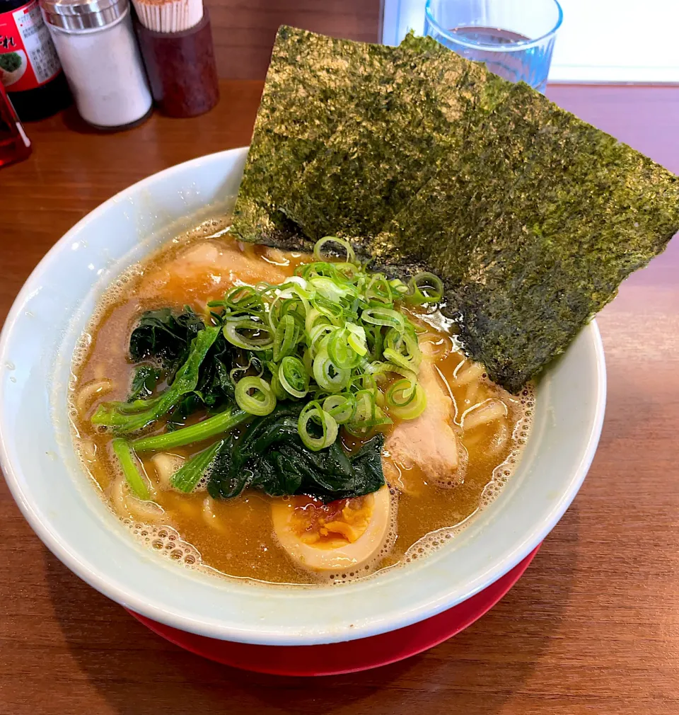 Snapdishの料理写真:家系ラーメン🍜|るみおんさん