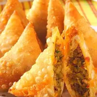 Snapdishの料理写真:Chicken Samosa|MOさん