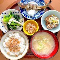 Snapdishの料理写真:丸干し鰯の朝定食|Hiromi Isonagaさん