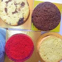 Snapdishの料理写真:Scrumptious Red velvet, Vanilla, Chocolate and marble cake layers ready for assembling...|MOさん