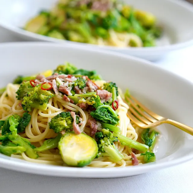 Snapdishの料理・レシピ写真:春野菜と生ハムのパスタ｜春野菜はパスタの気分♪