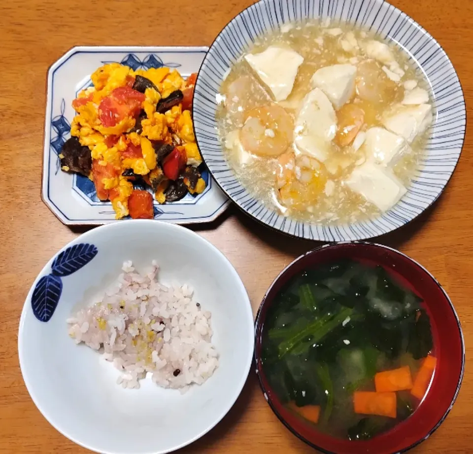 Snapdishの料理写真:2024 0310　えび豆腐　トマトときくらげの卵炒め　ほうれん草とにんじんのお味噌汁|いもこ。さん