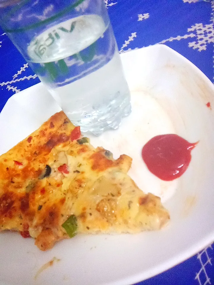 pizza 😋|Tehreem Fatimaさん