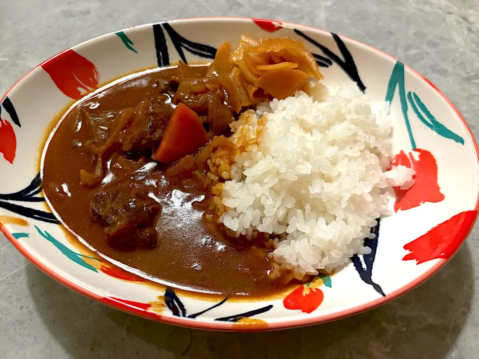 Snapdishの料理写真:牛スネ肉のカレー|Erie.I.Wさん