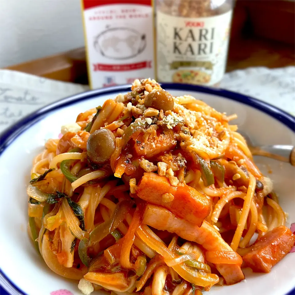 トマトとベーコンのパスタ　カリカリトリュフ|むぎこさん